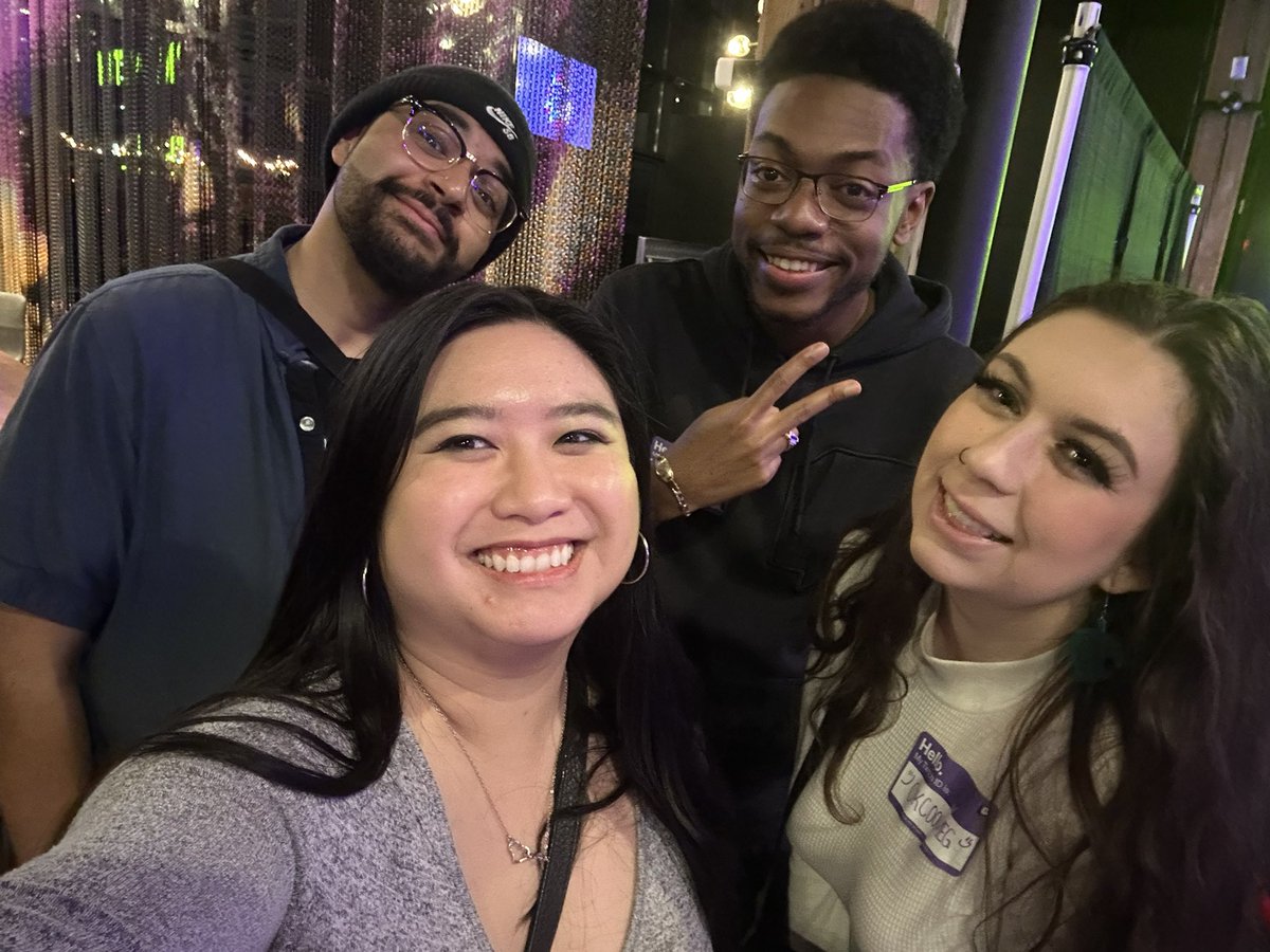 Friends be cute!!! #twitchtoronto <a href="/TwitchGTA/">Toronto Community MeetUp</a> <a href="/Twitch/">Twitch</a>