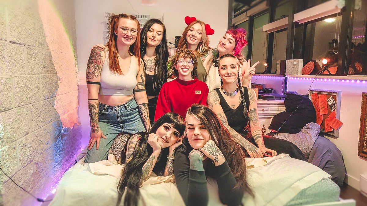 GoAskAlex 👑 Queen of Dirty Talk on Twitter: "LOOK HOW CUTE MY FRIENDS