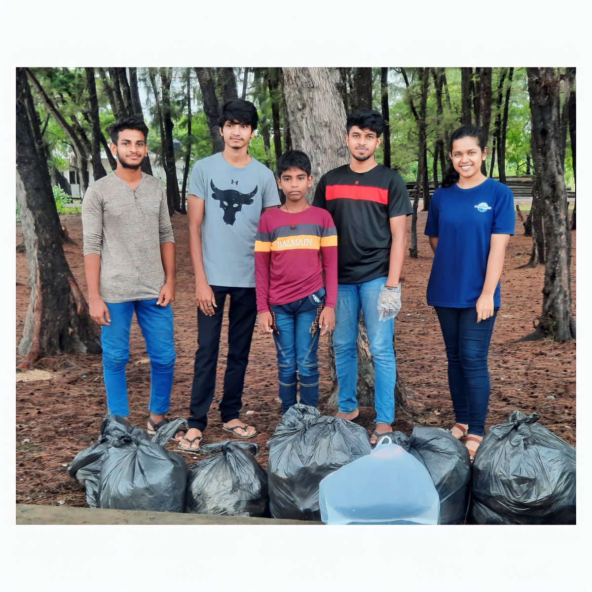 BiomeOcean's tweet photo. ♻ SPM Enterprise and OceanBiome joined  the Plastic Free Poya movement and cleaned the Kallady beach on the 5th of May 2023  from 06.30 am to 08.00 am.
#beachcleanup #PFP #recycle #climatechange https://t.co/TZG7LQ82nb