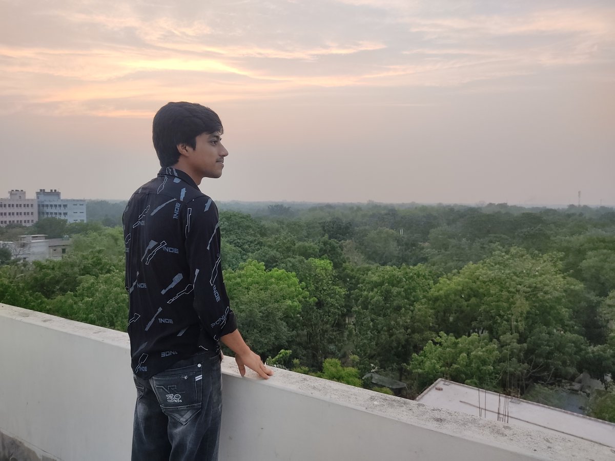 ঠিক তোর মতোন কেউ ভালোবাসে না ...