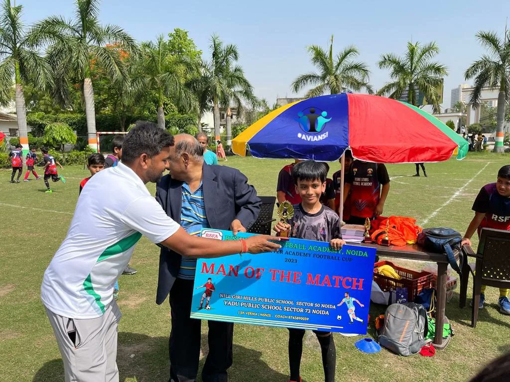 VillageAmrapali's tweet photo. Good News #Avians 
#teamavians #football #team #coach #AjayShukla 
#Congratulations #bestwishes 

In First Summer Inter Academy Football Cup-2023
Our @VillageAmrapali Apartment's kids won first two matches.

First match won by 4-0 Against Rising star football academy https://t.co/R4qvNOfxpO