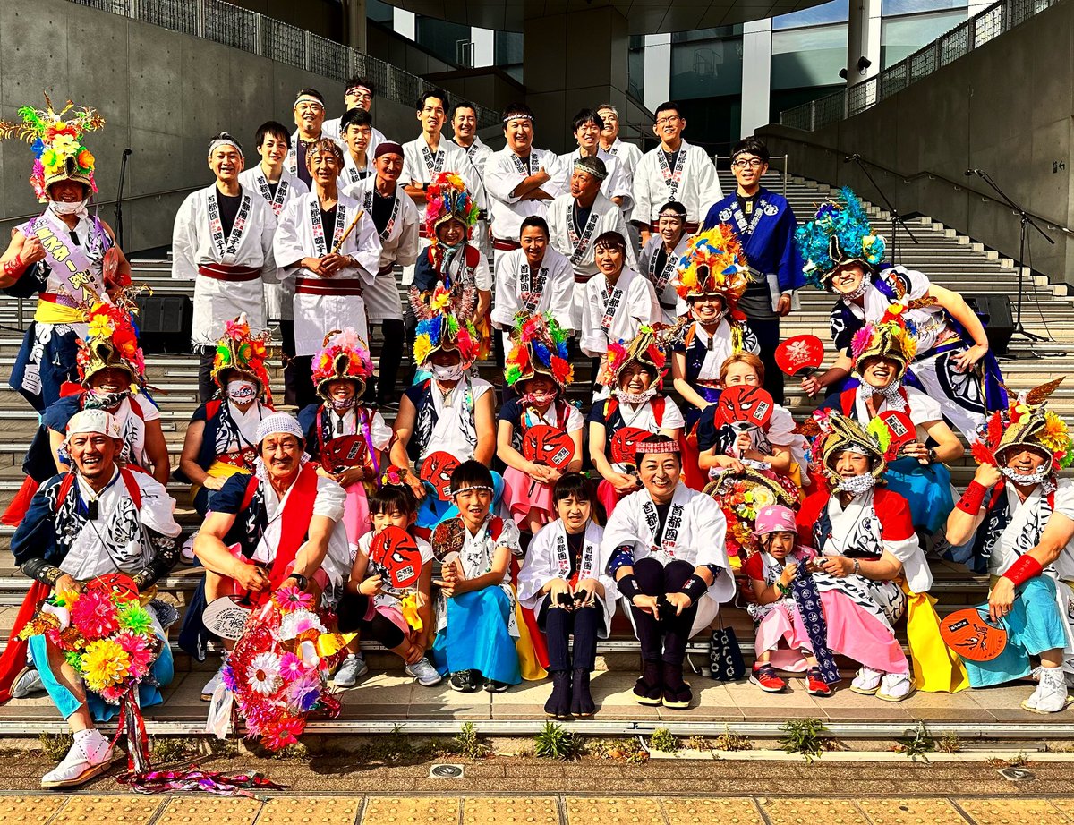 Nebulover_info's tweet photo. ふるさと祭りinダイバシティ東京プラザへ参加させて頂きましたー！

風が凄かったですが、やっぱりお客さんと一緒に掛け声かけながら跳ねるのは楽しいですね。

#ねぶラバ #青森ねぶた祭LOVERS  #跳人 #ねぶた #nebuta #青森ねぶた祭 #ねぶた祭り #ハネト #haneto #首都圏青森ねぶた囃子会  #跳龍會 https://t.co/3KxqHu8POx