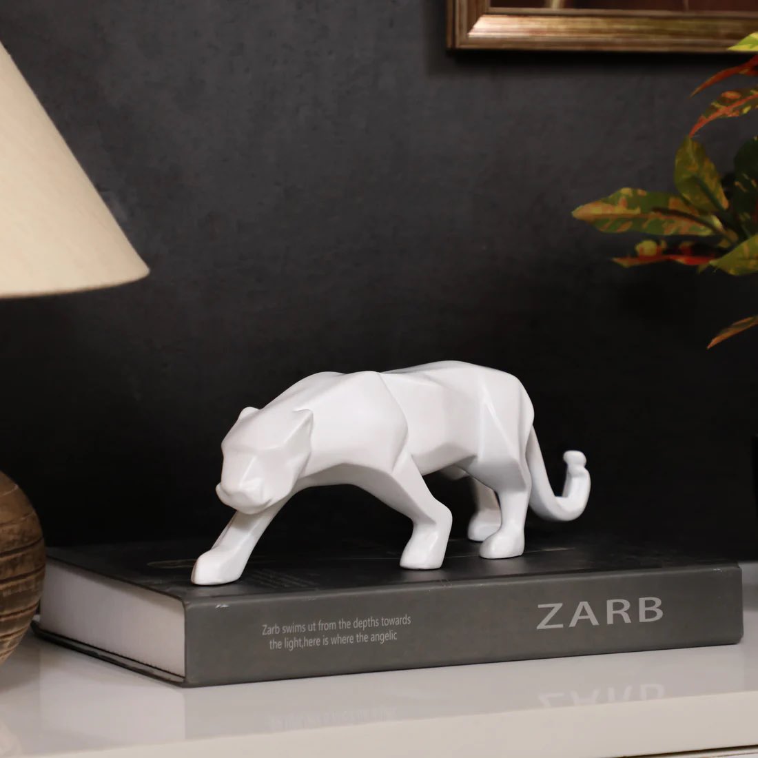 TheArtarium's tweet image. Give a stylish gift to your loved ones from our range of Premium home decor. 

Shop now at 🔗theartarium.com 

Get additional Flat 5% Off on all prepaid orders .

#giftingsolutions #giftingseason #giftingmadeeasy #giftingoptions #corporategifting #giftingservices