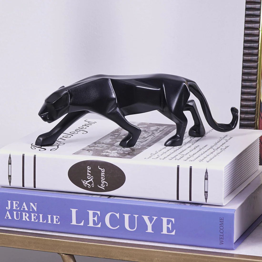 TheArtarium's tweet image. Give a stylish gift to your loved ones from our range of Premium home decor. 

Shop now at 🔗theartarium.com 

Get additional Flat 5% Off on all prepaid orders .

#giftingsolutions #giftingseason #giftingmadeeasy #giftingoptions #corporategifting #giftingservices