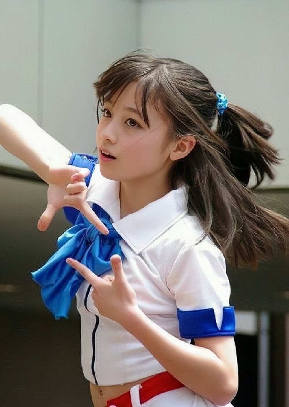 橋本環奈 アイドル時代 アイドル時代 、あるステージでメンバーから外されたのが納得いかず社長に直談判しステージ端に立たせてもらい、そこでたまたま撮られた写真が「奇跡の一枚」と言われ今をときめく女優となった 橋本環奈エピまじで最強ｽｷﾞﾝ…？🫠運命任せにせず自分で ...