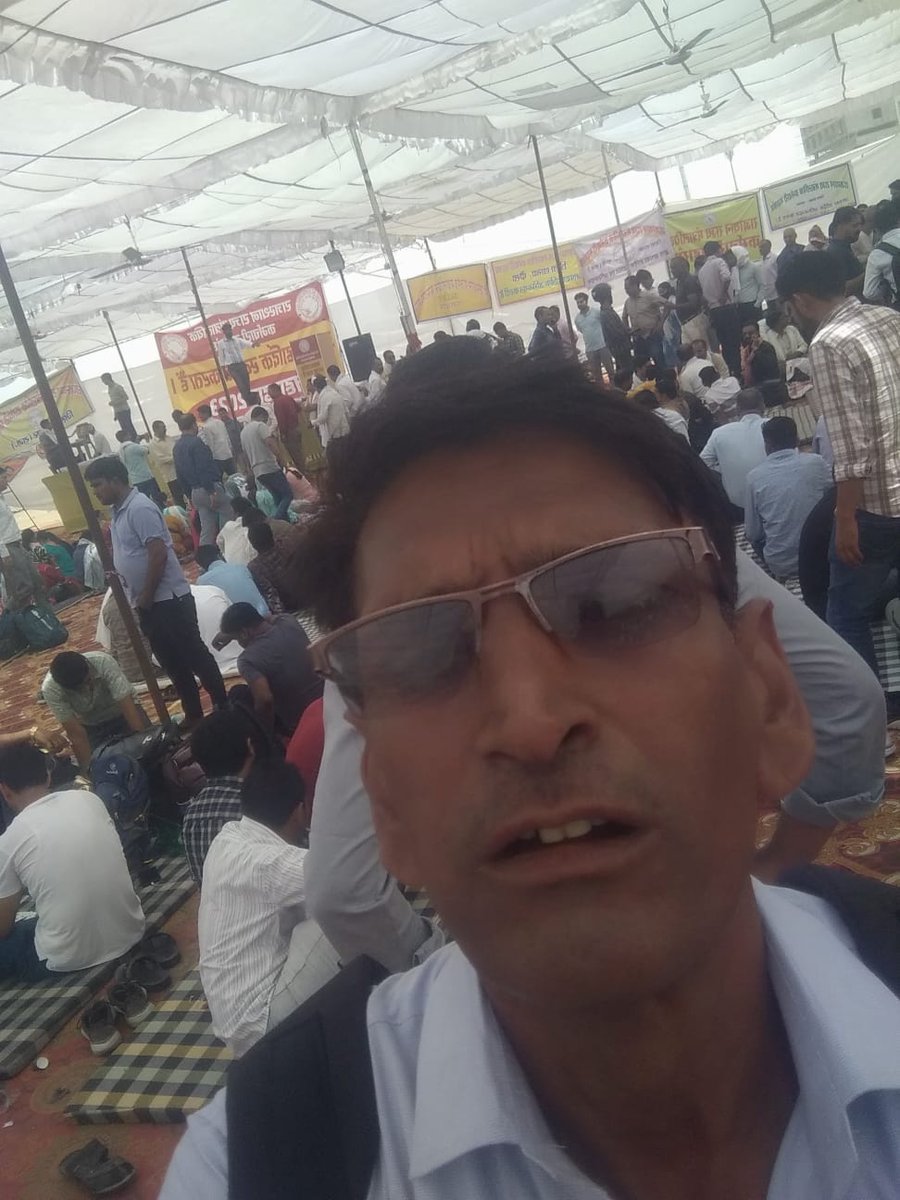 EmployeeUnion1's tweet photo. *झुंझुनूं के झुझारू बाबू का यू चले जाना, अति दुखदाई है। अश्रुधारा रुक नही रही है। भगवान दिवंगत आत्मा को शांति प्रदान करके श्रीचरणों में स्थान दे।*
😭
@1stIndiaNews @ashokgehlot51 @DainikBhaskar @PankajJangir_ @JA2018official @TheUpenYadav @News18Rajasthan https://t.co/5NHld4sfkj