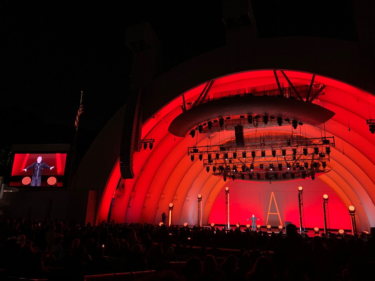 🐕 + 🐈 + 💦

😂😂😂
@RickyGervais. 
Killed it #Armageddon