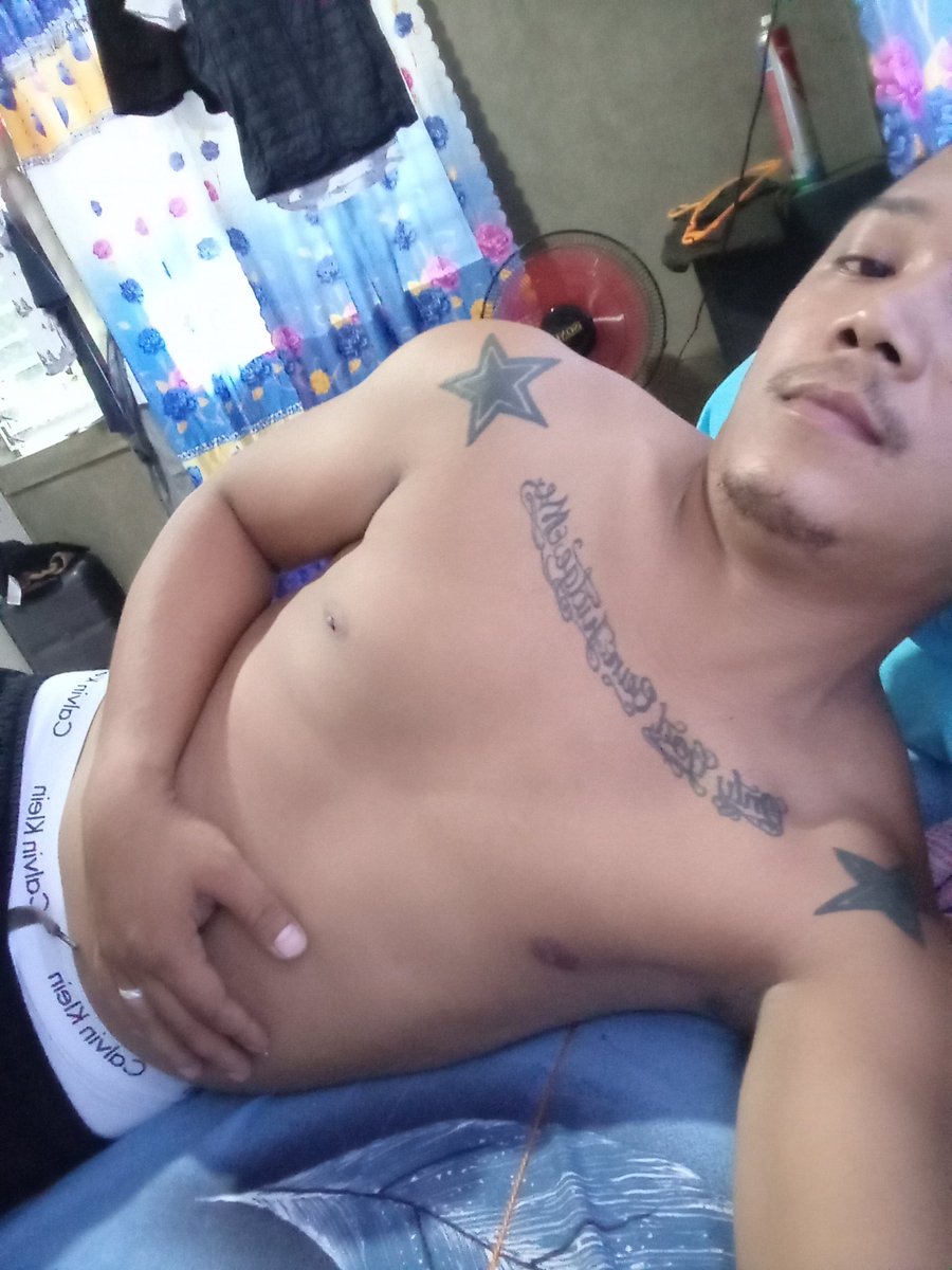 PylerTheGamer's tweet photo. @Papa_suBodin @wildbottcavite gusto ko maranasan ganun https://t.co/Yjv0J5ZYSV