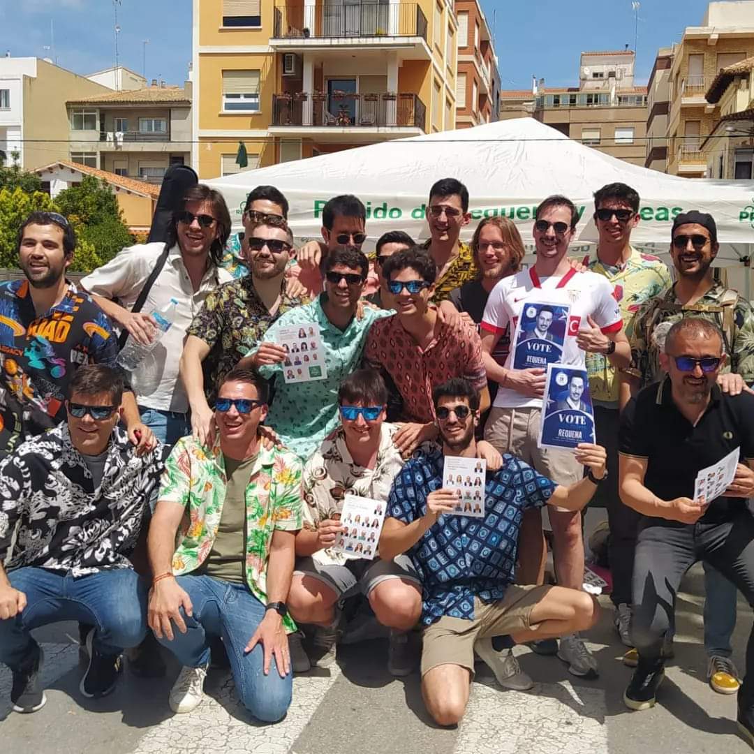 requenayaldeas's tweet photo. Carpa informativa del #PRyA hoy en el mercado de #Requena con muy buena acogida por parte de los vecinos, con buen ambiente y agradecidos por ello.
El PRyA está para servir, atender y trabajar por los ciudadanos.
#requenayaldeas https://t.co/mcGSAssQF7