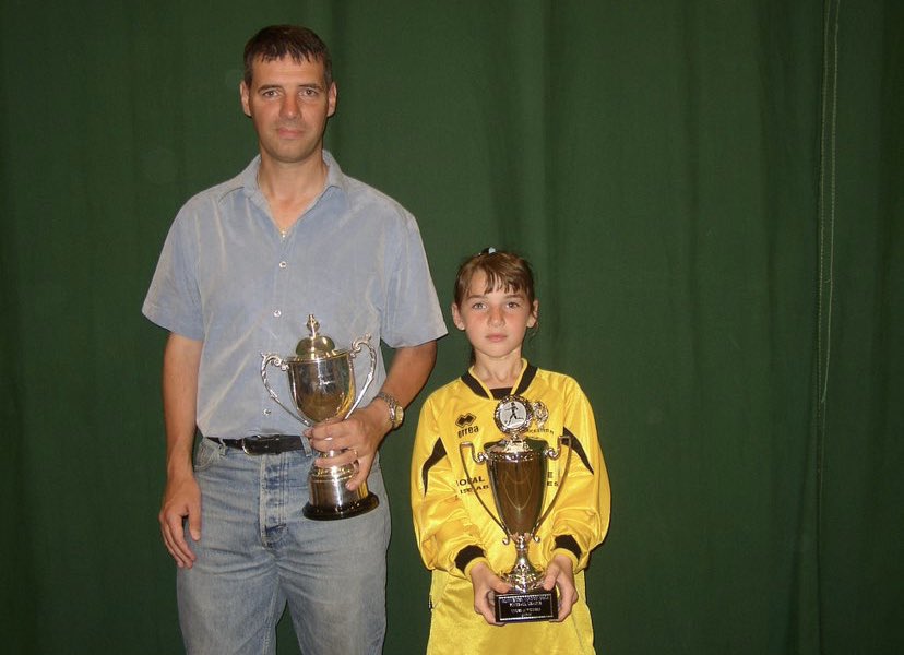 CityofGlosWFC's tweet image. Throwback 17 years ago to Gloucester City LFC presentation evening and our current City of Gloucester WFC President handing out trophies 🏆 

💛🖤💛🖤