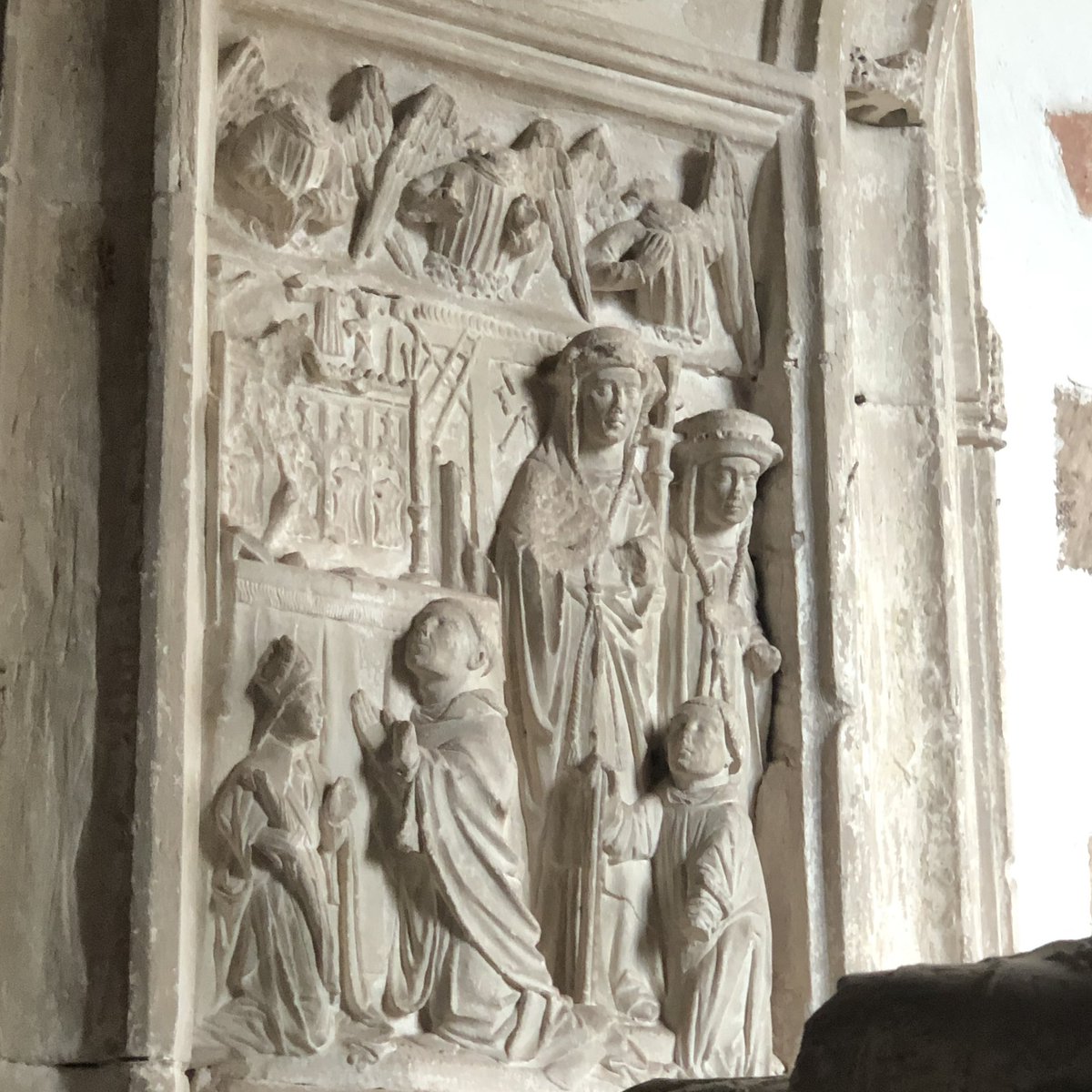 Part of the late fifteenth century stone screen, Kirkham Chantry, St John the Baptist, Paignton, Devon 

 #StoneworkSunday #SundayStonework