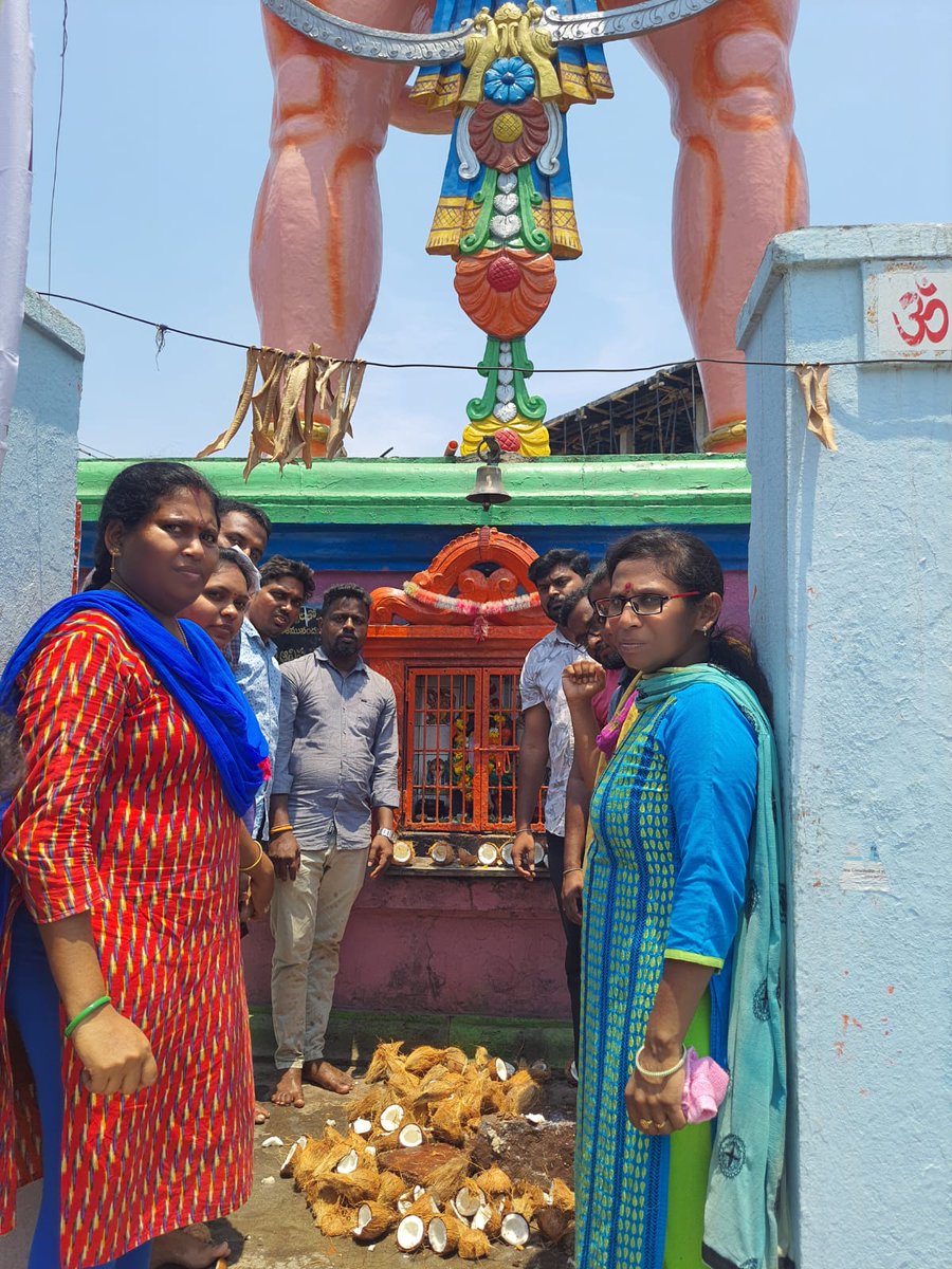 Satyabanothu2's tweet photo. #JPSRegularisation
@BRSHarish 
@EDRBRS @KTRBRS @RaoKavitha @TelanganaCMO 
@TV9Telugu @V6News @etvtelangana @abntelugut @sakshinews @Eenadu_Newspapr @ntdailyonline @TimesNow @tpsf2019 @TNewsTelugu @TelanganaCS
మంచిర్యాల IB చౌరస్తాలో హనుమాన్ కి 101 కొబ్బరికాయలు కొట్టడం జరిగింద�� https://t.co/h1veC9XnAA