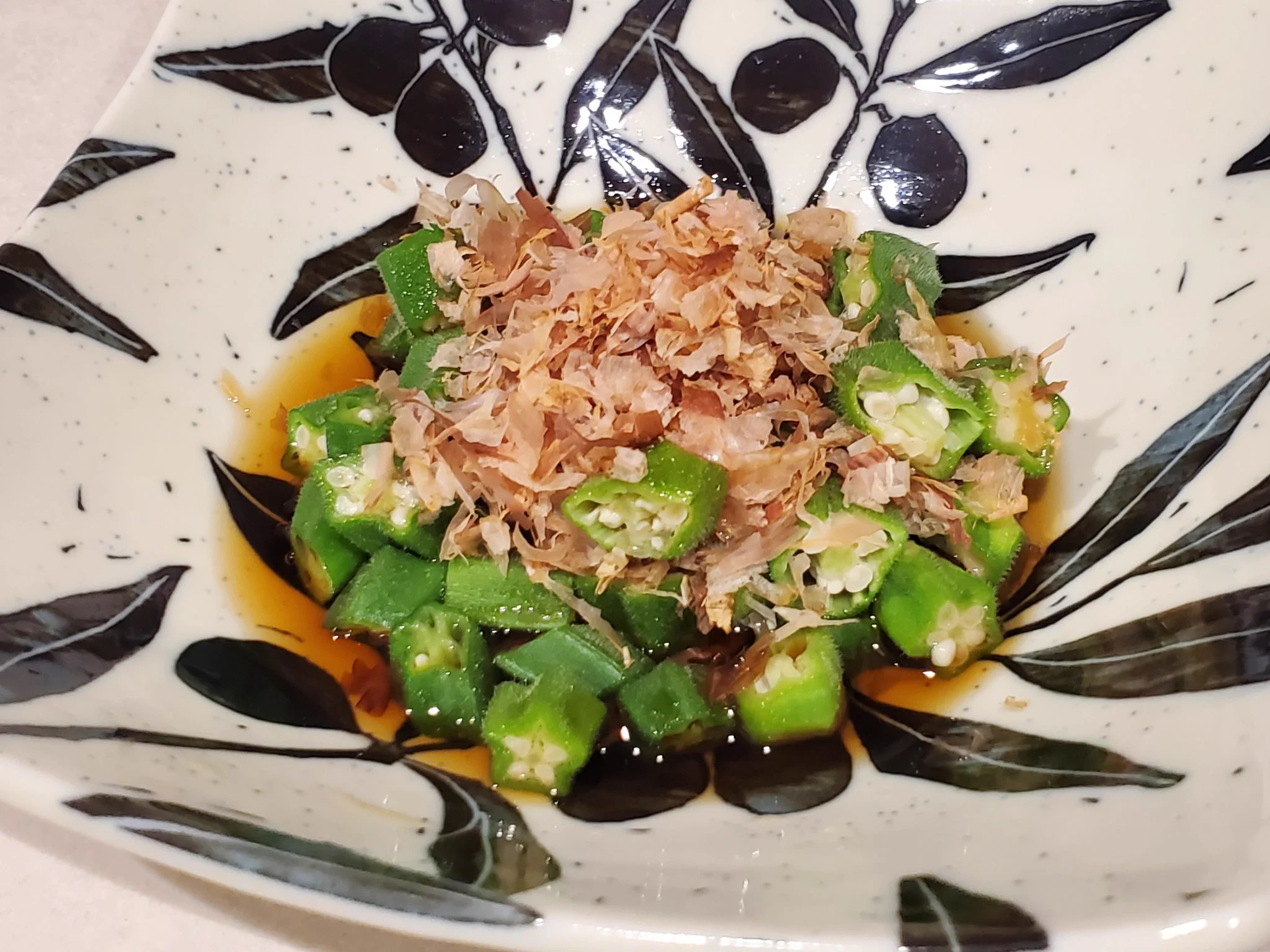 オクラは茹でないでください！栄養分がお湯に溶けだしてしまいます！