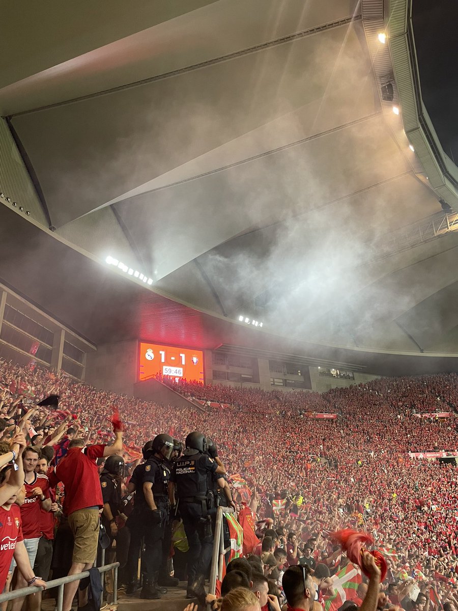 Esperientzia ahazteziña, baina triste kopa etxera ez ekartzeagatik. 

Eskerrik asko Osasuna partidan husteagatik, bide eder hau ez da bukatu oraindik! 🔴🔵