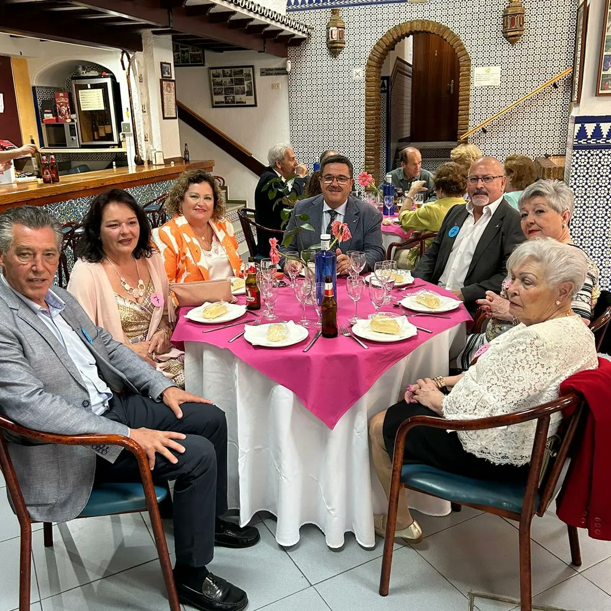 pelpalustre's tweet photo. ¡Feliz día de la madre!
Nosotros celebramos este día y el día del padre sábado 22, con un menú de nuestro catering de confianza La Pequeña Españita
Tuvimos desfiles, entrega de bandas, regalos y mucho baile. 
¡Muchas gracias por venir a celebrar un día tan especial con nosotros! https://t.co/K09JwpIpcu