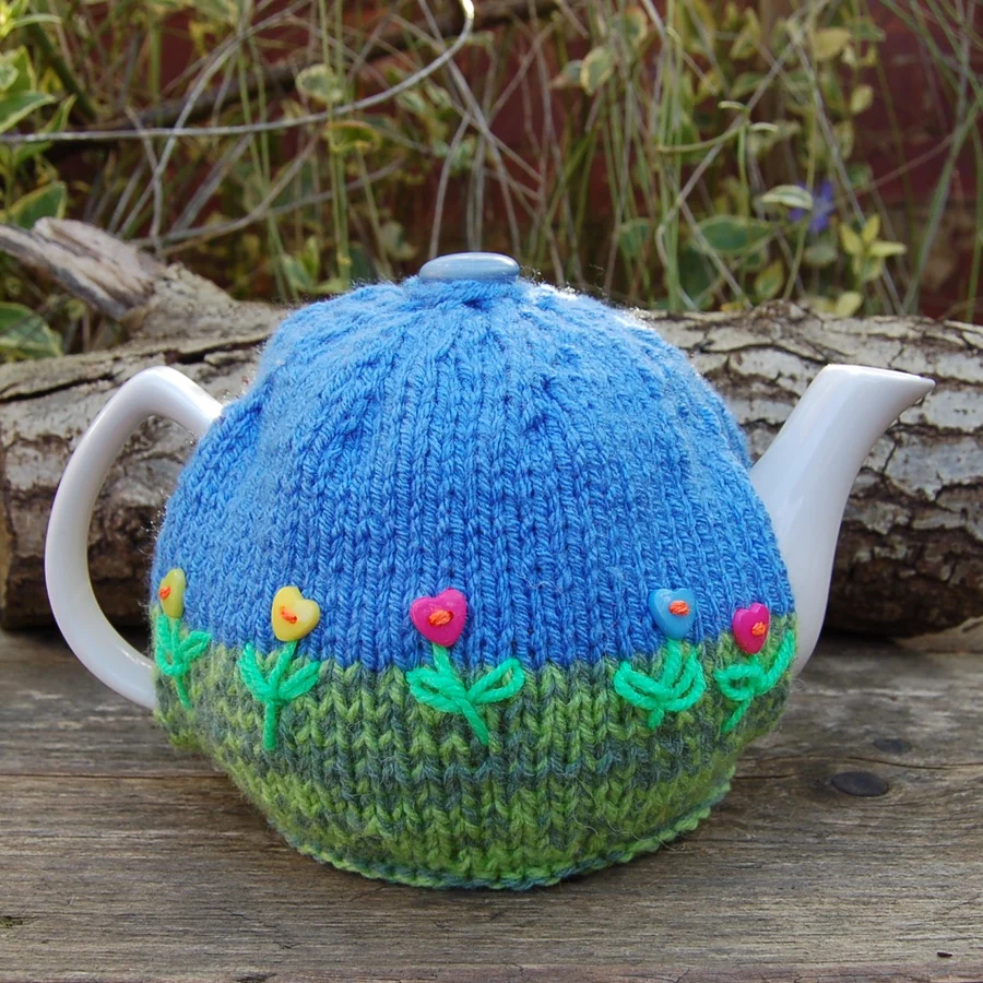 Hand Knitted Tea Cosy - button flower border fo... - Folksy folksy.com/items/8123078-… #newonfolksy 

#teacosy