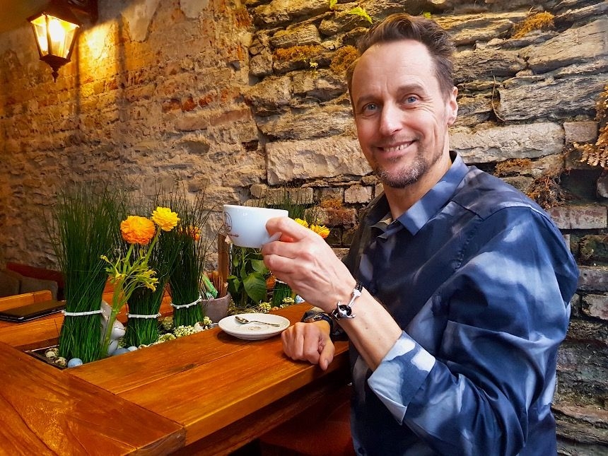 Gute Nachrichten für Kaffeeliebhaber: Das Lieblingsgetränk der Deutschen hat so manche positive Wirkung: 
khllifestyle.com/de/blogeintrae…
Erstmal Kaffee

#lifestyle #ernährung #kaffee