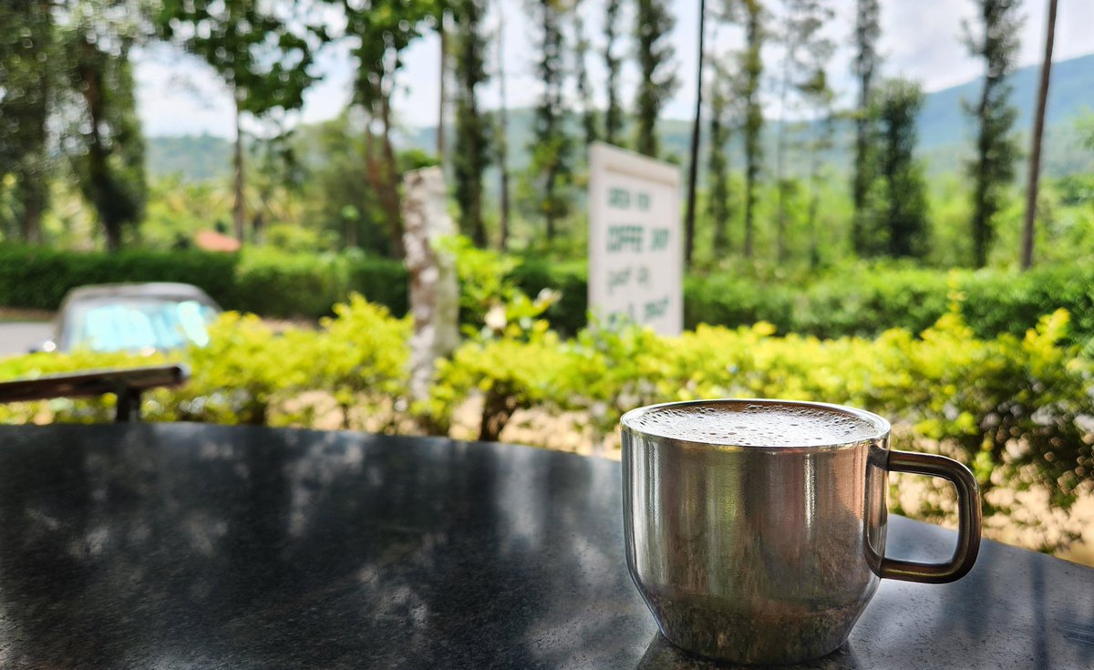 OnlyNakedTruth's tweet image. When in Malenadu #RainCountry, stop by for a cup of coffee with a view. #IncredibleIndia #Karnataka