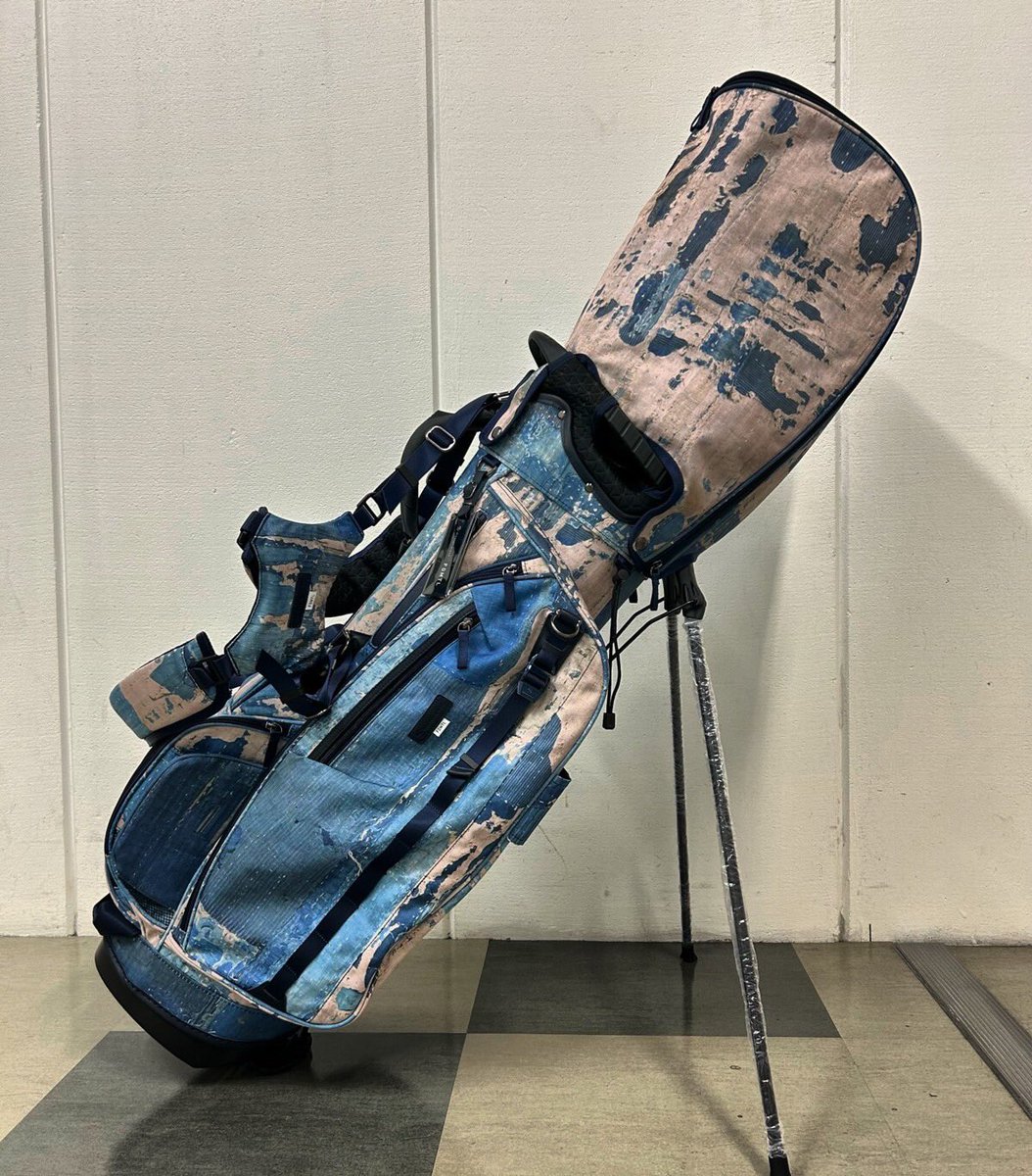 masterpiece_umd's tweet photo. 【master-piece × FDMTL】

マスターピースとファンダメンタルのコラボレーションアイテムが入荷しました！
キャディ、ヘッドカバー全て揃っています。
是非店頭にてご覧ください！

#fdmtl #FDMTL
#マスターピース　#masterpiece
#大丸梅田 https://t.co/cU9H4aIjma