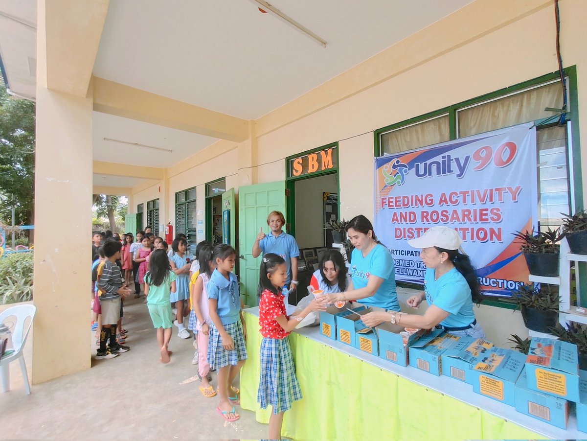 shelleymaeph's tweet image. ✅100 Students Fed 
✅400 Students with rosary! 

What a day to remember!! It&apos;s always nice to do some charity works and see these kids faces smile when there is ice drop 😊
#feedingprogram