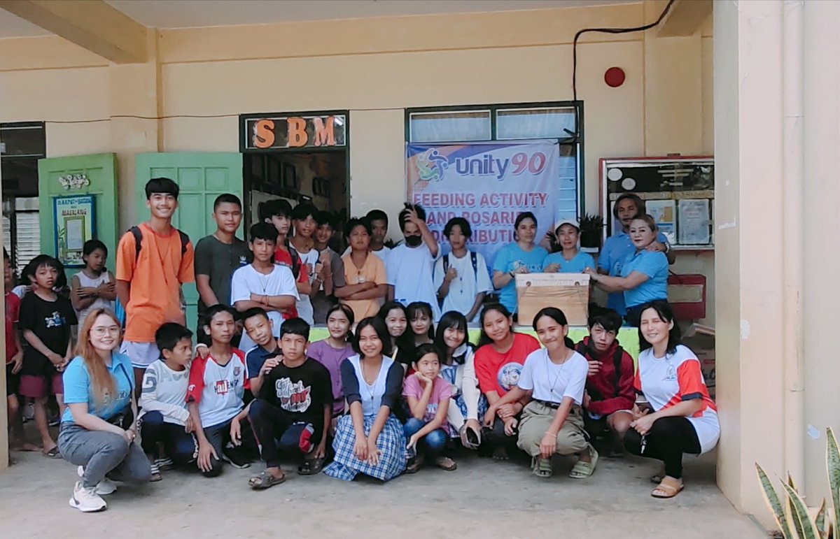 shelleymaeph's tweet image. ✅100 Students Fed 
✅400 Students with rosary! 

What a day to remember!! It&apos;s always nice to do some charity works and see these kids faces smile when there is ice drop 😊
#feedingprogram
