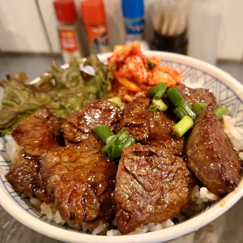 Shin_Curious's tweet photo. #ハラミ丼
#ホルモン・肉問屋小川商店
#小川商店 
#堺東 https://t.co/rTgS2TcqD8 https://t.co/Xn9qmdSdG6