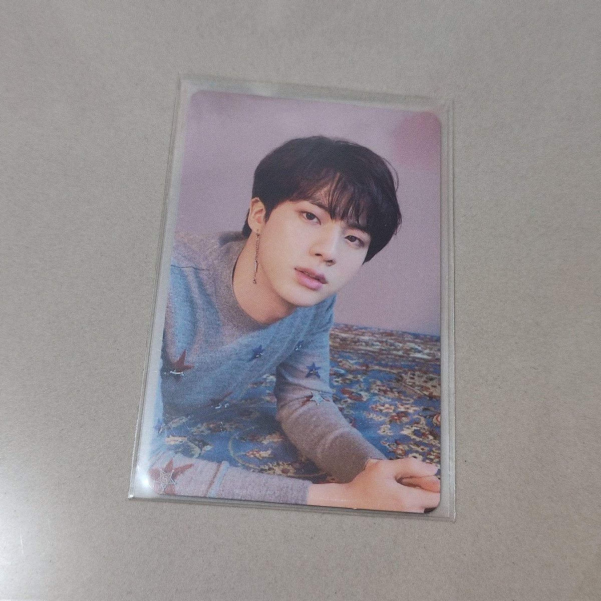hiraimofav_'s tweet photo. wts lfb ph

♡... jin ly tear o pc

— ₱ 400
— prio payo / 3 days dop 
— mop: gcash 

t. bts seokjin love yourself photocard namjoon rm suga yoongi jhope hobi jimin jungkook taehyung https://t.co/XuyE06GNPC