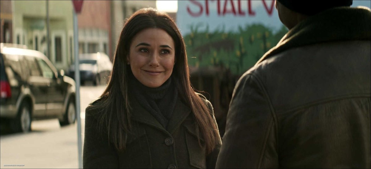 Emmanuelle-Chriqui.com tweet media