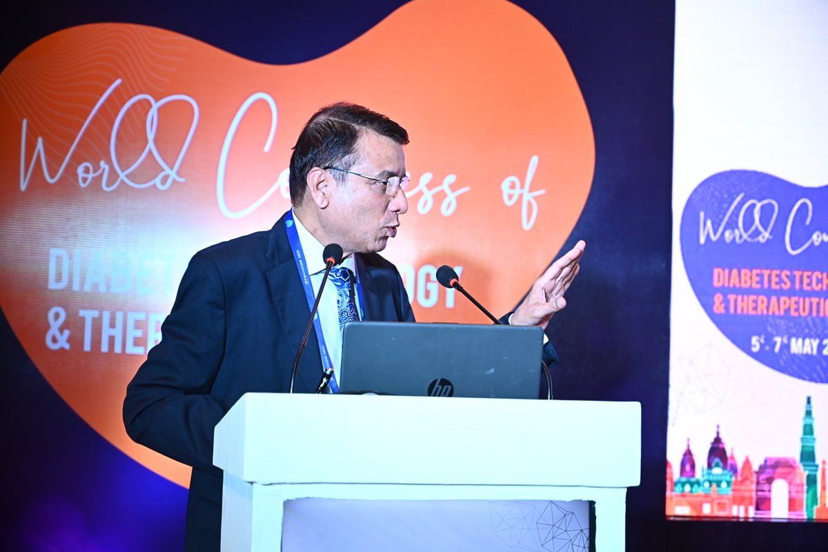 DTechCon's tweet photo. Dr Suhas Erande presenting a CGM case during DTechCon 2023, New Delhi on 07 May 2023. 

#dtech #dtechcon #diabetes #technology #attd #rssdi https://t.co/ChImVOU6Vw