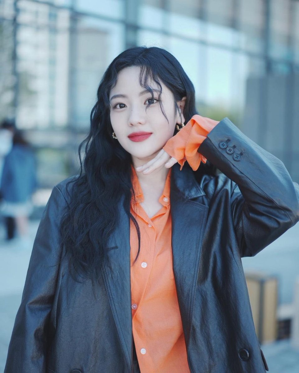 805aram's tweet photo. 230507 #조아람 인스타
이따 만나요🖤
https://t.co/uAyp7RuszC https://t.co/GM9oFPJuel