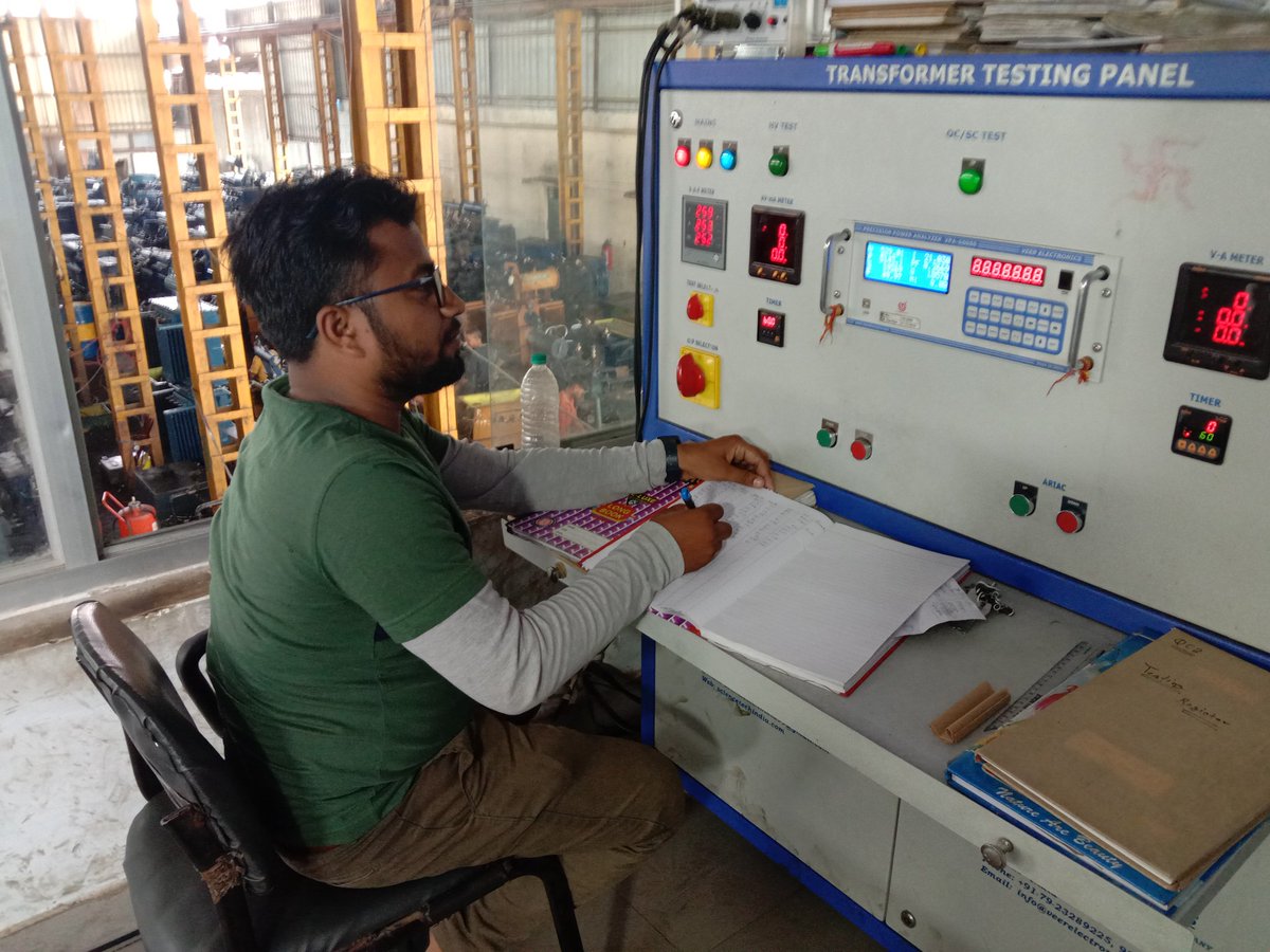Pradeep76561321's tweet photo. On Sunday repairing work is continue in progress at Hathras workshop to provide better services to our consumers @dvvnlhathras @dvvnlhq @DvvnlWorkshop @raviagarwal68 @e_aligarh @MDDVVNL https://t.co/ZUKXEEXWuY