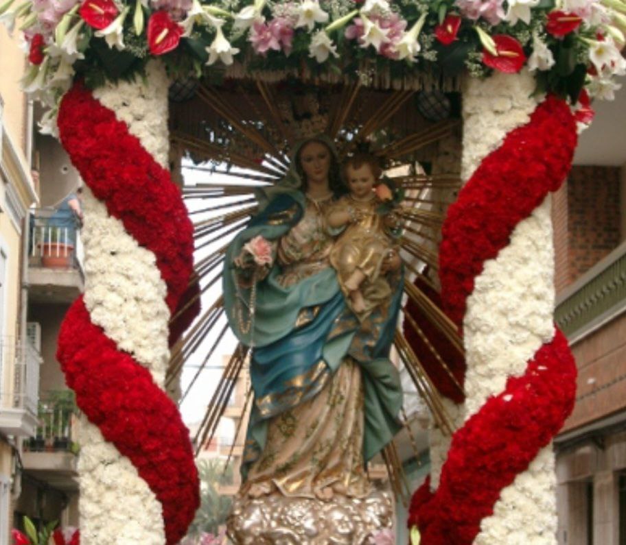 VOX_Torrent's tweet photo. Primer domingo de mayo.
Día grande en Torrent por la festividad de la Virgen del Rosario y Día de la Madre.
¡Felicidades a todas las madres!
#diadelamadre
#VoxTorrent
#CuidaLoTuyo
#cuidatorrent #VOXConNuestrasTradiciones https://t.co/YXDLO6QqqM