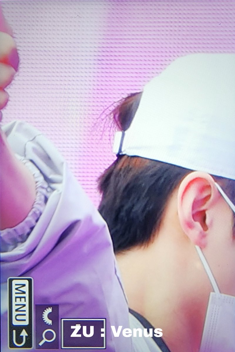 zu_venus0704's tweet photo. 230507
노룩따봉                     그리고 바보머리

#주호 #백주호 #ZUHO #SF9 @SF9official https://t.co/6HmfqmSVa4