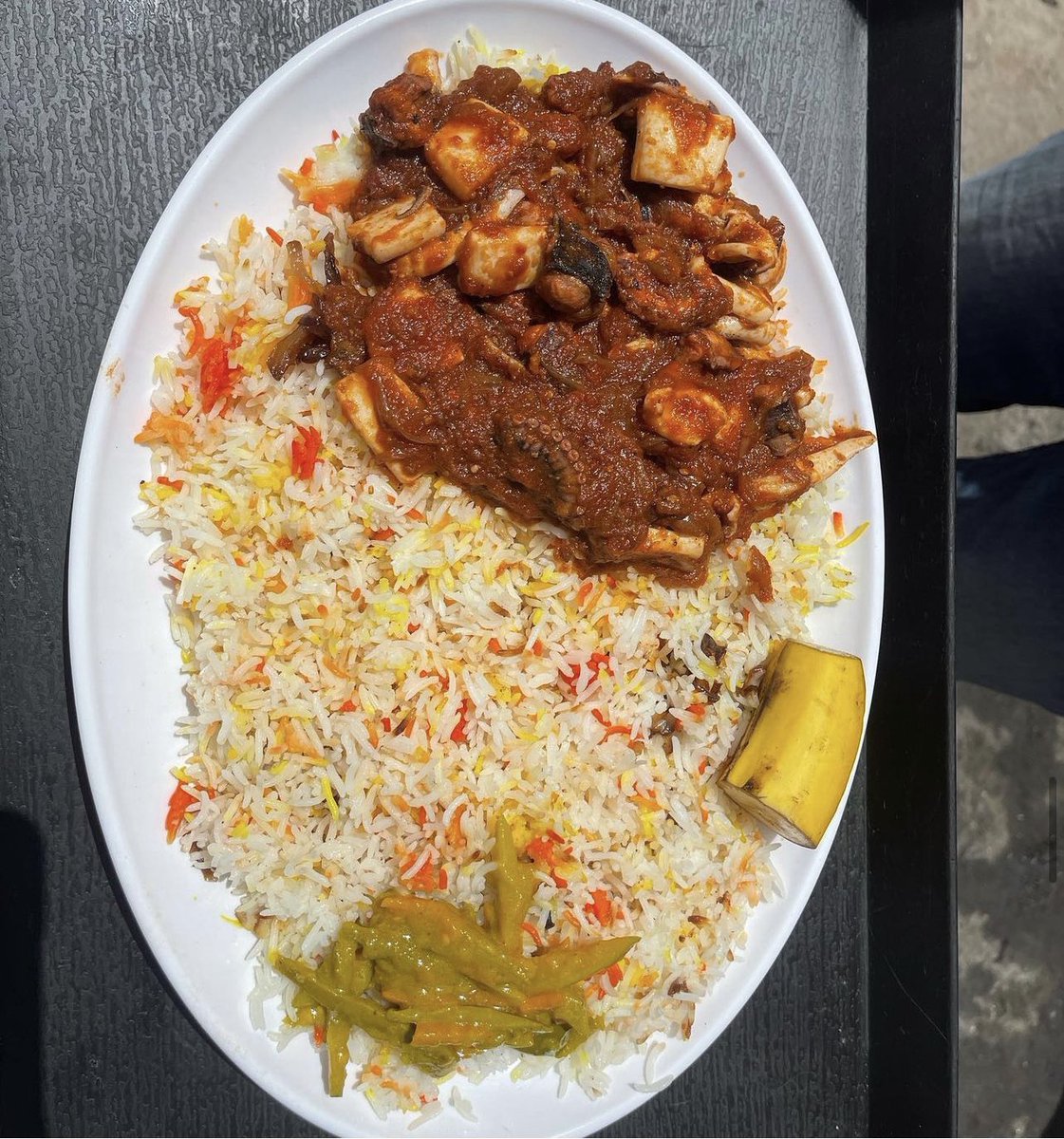tanysah's tweet image. #Expensivetaste 🥰😍😍
Mlo wa kitajiri kabisa 

Seafood biryan 
Seafood pilau

Zote zipo kwenye menu yetu 

Unapata kwa 12,000 tu 

Delivery ipo popote ndani ya Dar 

Ukitaka kuja kula hapa nafasi ipo ya kutosha 

Tupigie 0742 202040