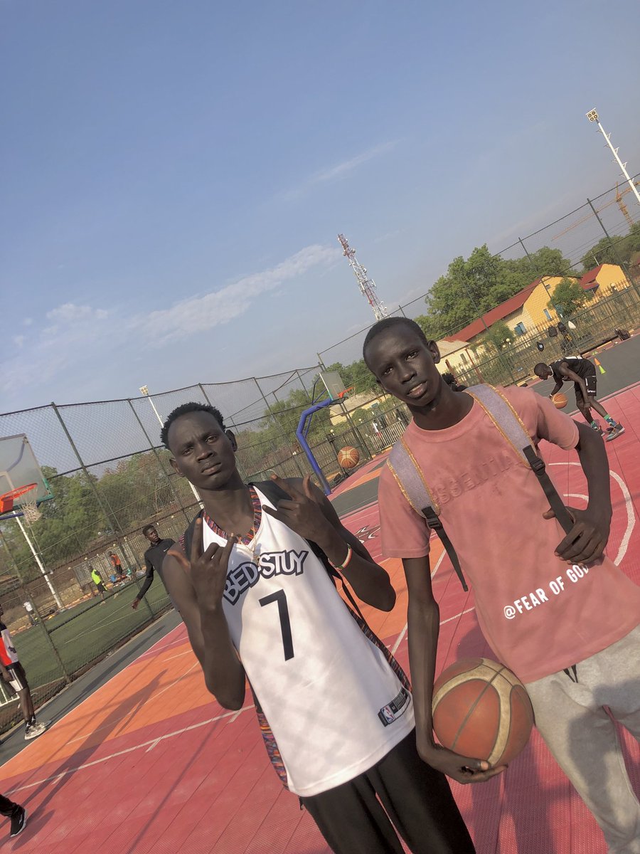 SijinDeng's tweet photo. Ballers of the house. 🇸🇸🤞🏿 https://t.co/vuMnLx6499