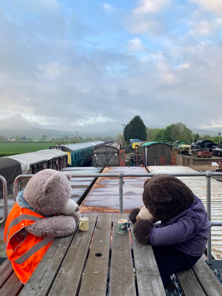 Hunslet bear🐻 (& Soho Depot) on Twitter "So where do 2 train loving 🐻s bears go on a date? To a