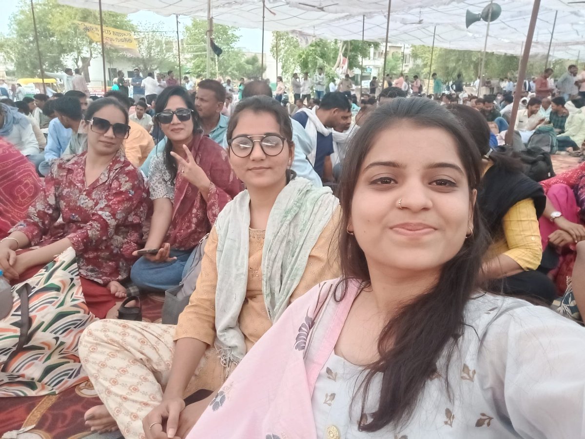 पिछले 30 वर्षों से बाबू वर्ग अपने हक के लिए संघर्ष कर रहा है आखिर यह लड़ाई कब तक खत्म होगी? 
#RAJ_UDC_GP3600 

<a href="/1stIndiaNews/">First India News</a> <a href="/News18Rajasthan/">News18 Rajasthan</a> <a href="/RajCMO/">CMO Rajasthan</a> <a href="/ashokgehlot51/">Ashok Gehlot</a> <a href="/SachinPilot/">Sachin Pilot</a> <a href="/zeerajasthan_/">ZEE Rajasthan</a>