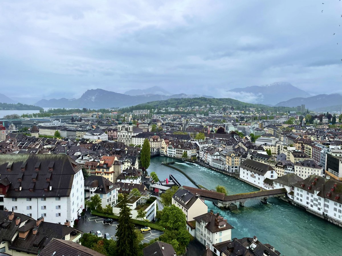 mxgnifcent's tweet image. zostawiłam serce w szwajcarii i nie wiem jak mam wrócić bez niego