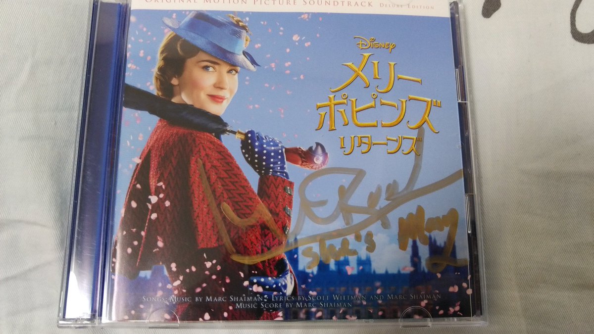 eighth_time's tweet photo. 一生の宝物なの。
#大阪コミコン #マイケル・ルーカー https://t.co/KdAIRYdHLH