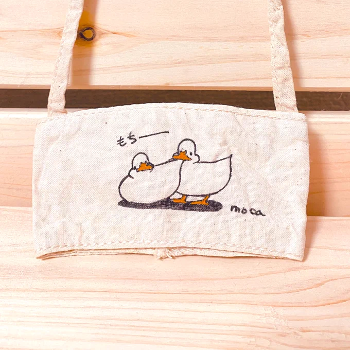 手描きのドリンクホルダー制作中台湾にも持って行きます