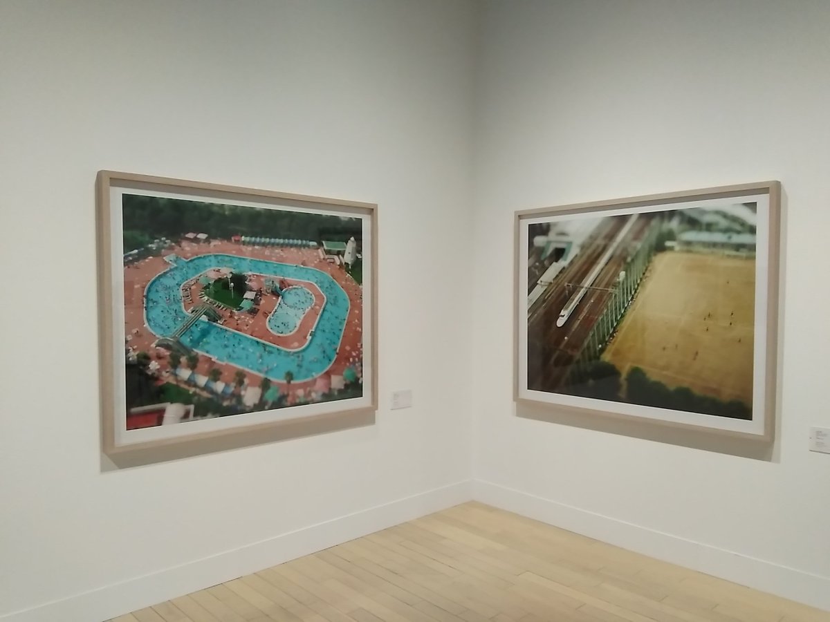 雨がヒドイので、隣の写真美術館へ
撮影ＯＫだった。
スゴイいい時間 https://t.co/dNWR0WY5BW