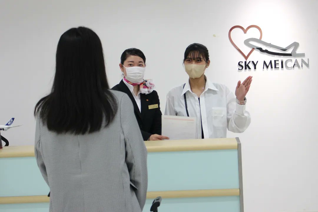 meican_koho's tweet photo. 本日のエアライン学科は
グランドスタッフ体��を実施！
ハキハキとご案内できており
高校生とは思えない程上手！

そして、その後は…
キャンドルフライト！

キャンドルの演出で暖かな雰囲気の中
元グランドスタッフの先生と
元キャビンアテンダントの先生から
実体験をもとにお話してくれました！ https://t.co/kJPD8Pxbal