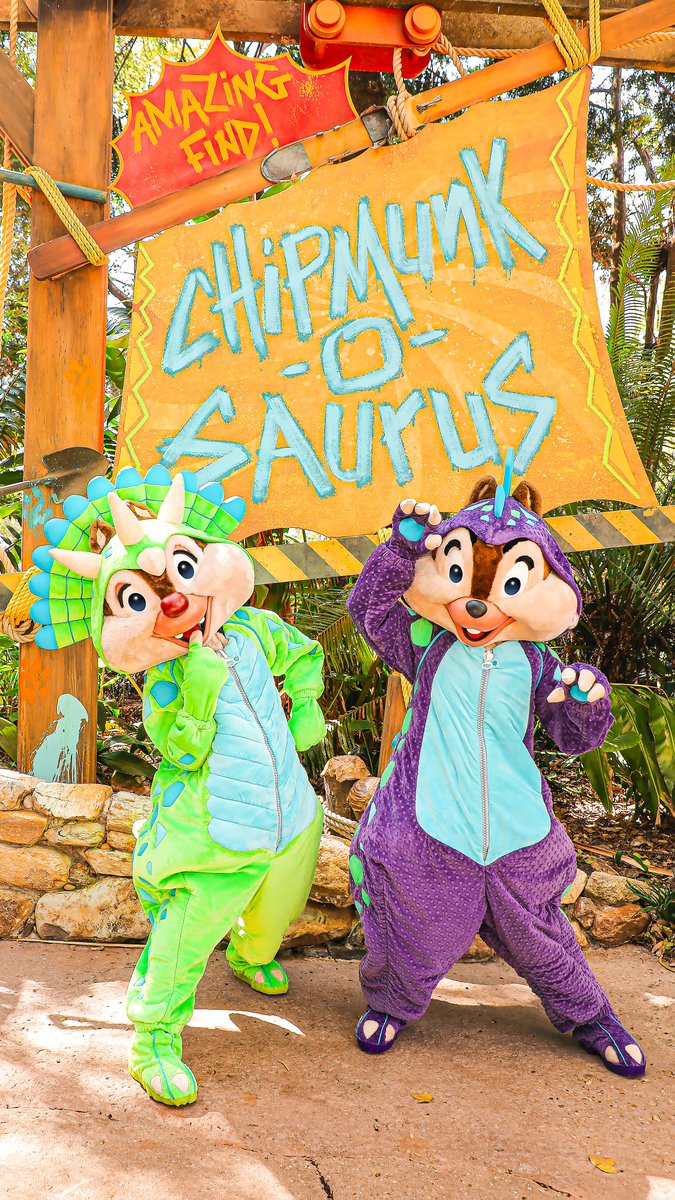 ディズニーワールドで小さな恐竜があざと可愛いことしてた。