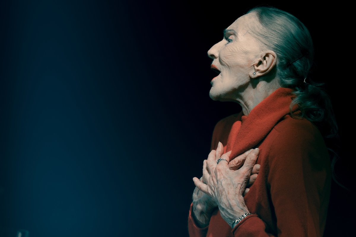 DivadloUngelt's tweet photo. Zemřela Soňa Červená. Divadlo Ungelt mělo tu čest mezi lety 2019 a 2022 uvádět její písňový recitál, hráli jsme ho pod názvem Zpívá a vypráví Soňa Červená. Možnost sledovat její umění i její hlubokou oduševnělou osobnost byl zážitek. Zážitek, který nás bude nadále inspirovat… https://t.co/ZawK8Kr6im