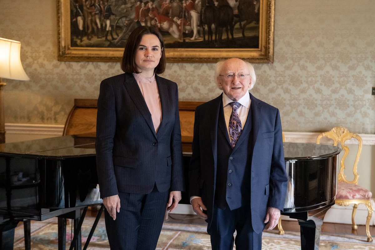 Great to see the warm reception <a href="/Tsihanouskaya/">Sviatlana Tsikhanouskaya</a> received on her latest visit to 🇮🇪 this week as she accepted the <a href="/TipperaryPeace/">Tipperary Peace Convention</a> Award.

Ireland continues to support the Belarusian people. 
We must hold the Lukashenko regime to account.