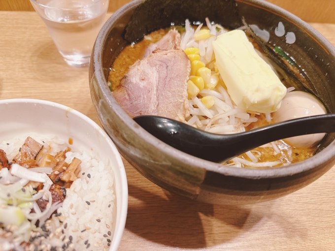 味噌ラーメンくいたすぎるので、営業時間の噛み合わせもあるけど、銀座のど・みそにいってみた。コッテリがっつりで濃厚味噌でおいしかったです。 