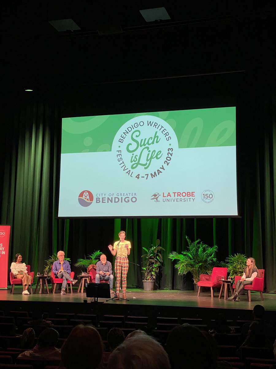 Great weekend of books, writers &amp; fascination discussions in Bendigo with <a href="/SMusapir/">sadam_abdusalam</a> <a href="/Sophiemcneill/">Sophie McNeill</a> <a href="/antloewenstein/">Antony Loewenstein</a> <a href="/TasChop/">Tasneem Chopra OAM</a> <a href="/philmcraig/">Phil Craig</a> <a href="/becstrating/">Bec Strating</a> <a href="/SimonSchusterAU/">SimonSchusterANZ</a> <a href="/litdeathmatch/">Literary Death Match</a> Thanks @bgowritersfest!