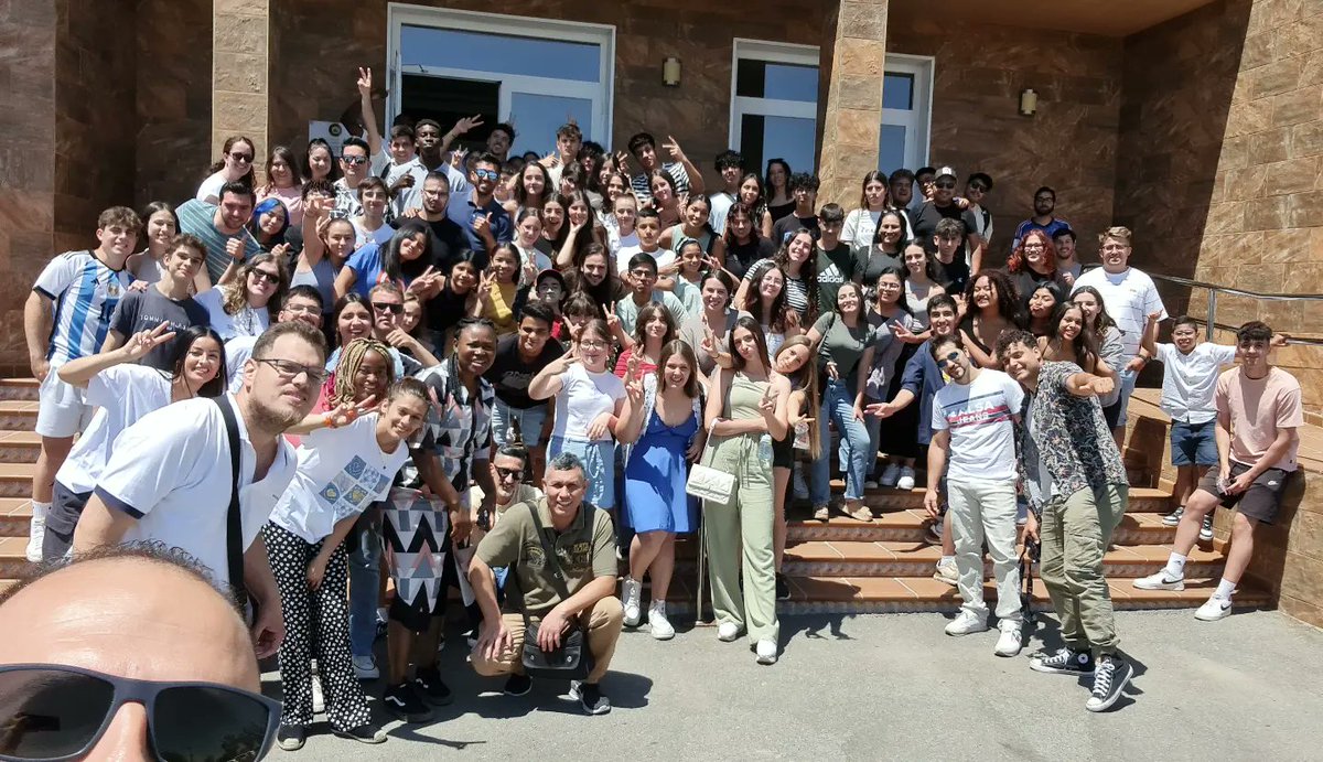 BROCHE DE ORO:

No era una tarde cualquiera. Era el broche de oro a la 52 edición de nuestros CULTOS UNIDOS, podiamos describirlo todo en un un ambiente de fiesta tanto en la mañana con los jóvenes, como en la tarde toda la Iglesia de Córdoba y Provincia reunida.