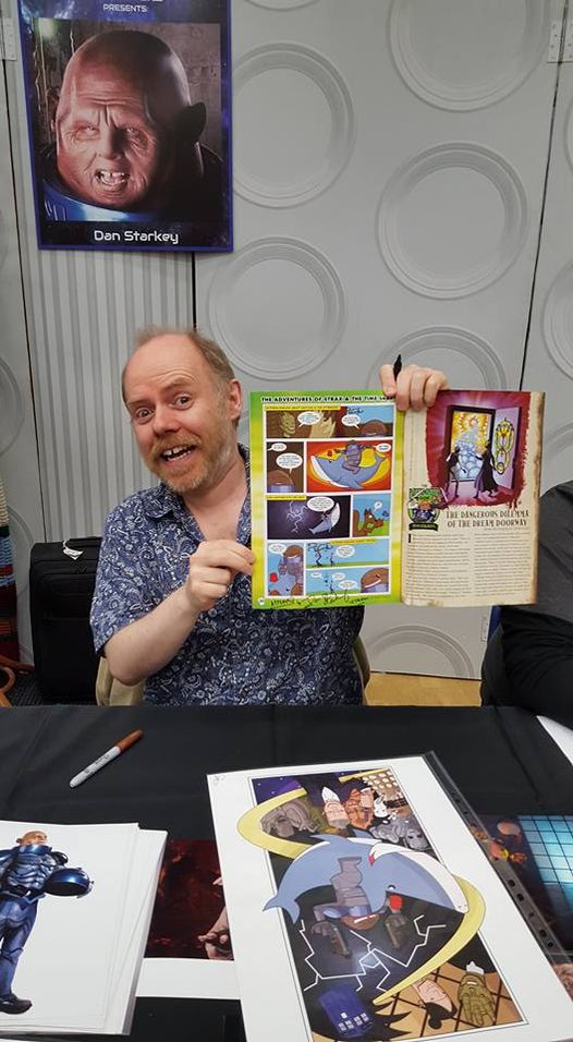 TheGrantPerkins's tweet photo. Throwback to seven years ago, and the legendary @StanDarkley offering his approval of #Strax and the #TimeShark in #DoctorWhoAdventures.

#DoctorWho #DoctorWhoAdventues #BringBackDoctorWhoAdventure #StraxAndTheTimeShark #DrWho https://t.co/EkPC6dP69T