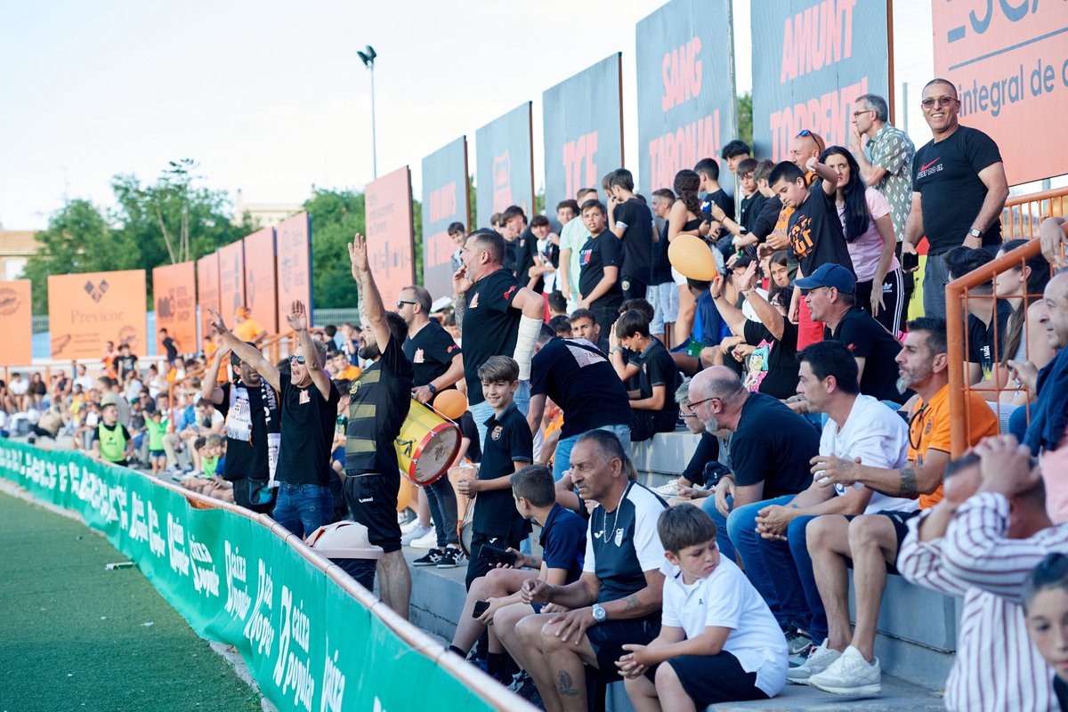 tcf_oficial's tweet photo. Gracias, San Gregorio. 🫶🧡

Lo que vivimos ayer fue increíble. Llenazo absoluto y un ambiente de 10. Sois la mejor afición del mundo.  

¿Lo repetimos el próximo fin de semana? 😉🔥 https://t.co/VLkLPGOAvX